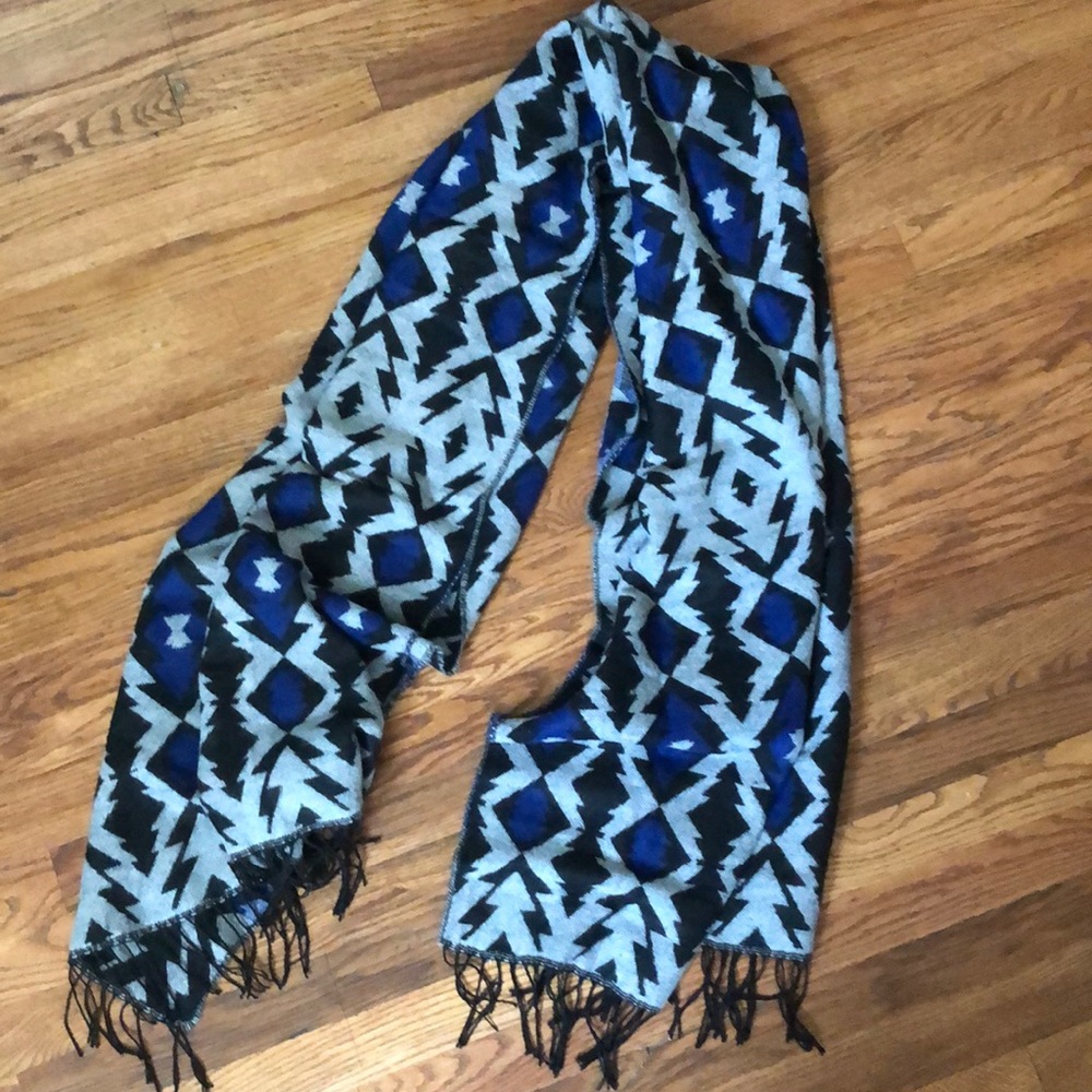 Geometric scarf